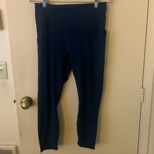 LIKE NEW Fabletics PureLux Pocket Crop Leggings